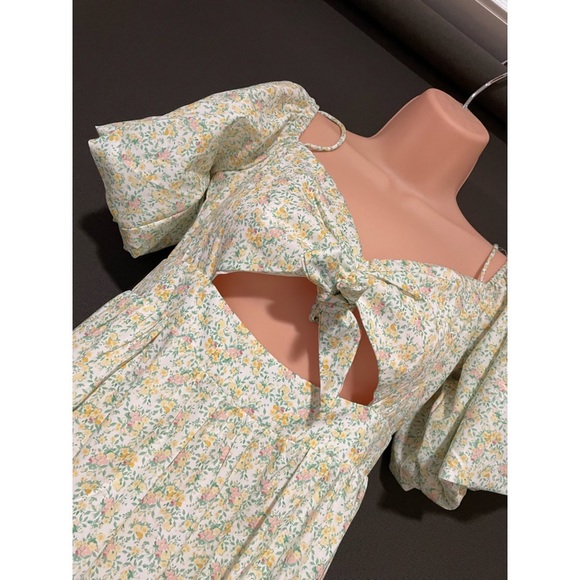 Green floral maxi dress with puffed sleeves NWT - Picture 5 of 7